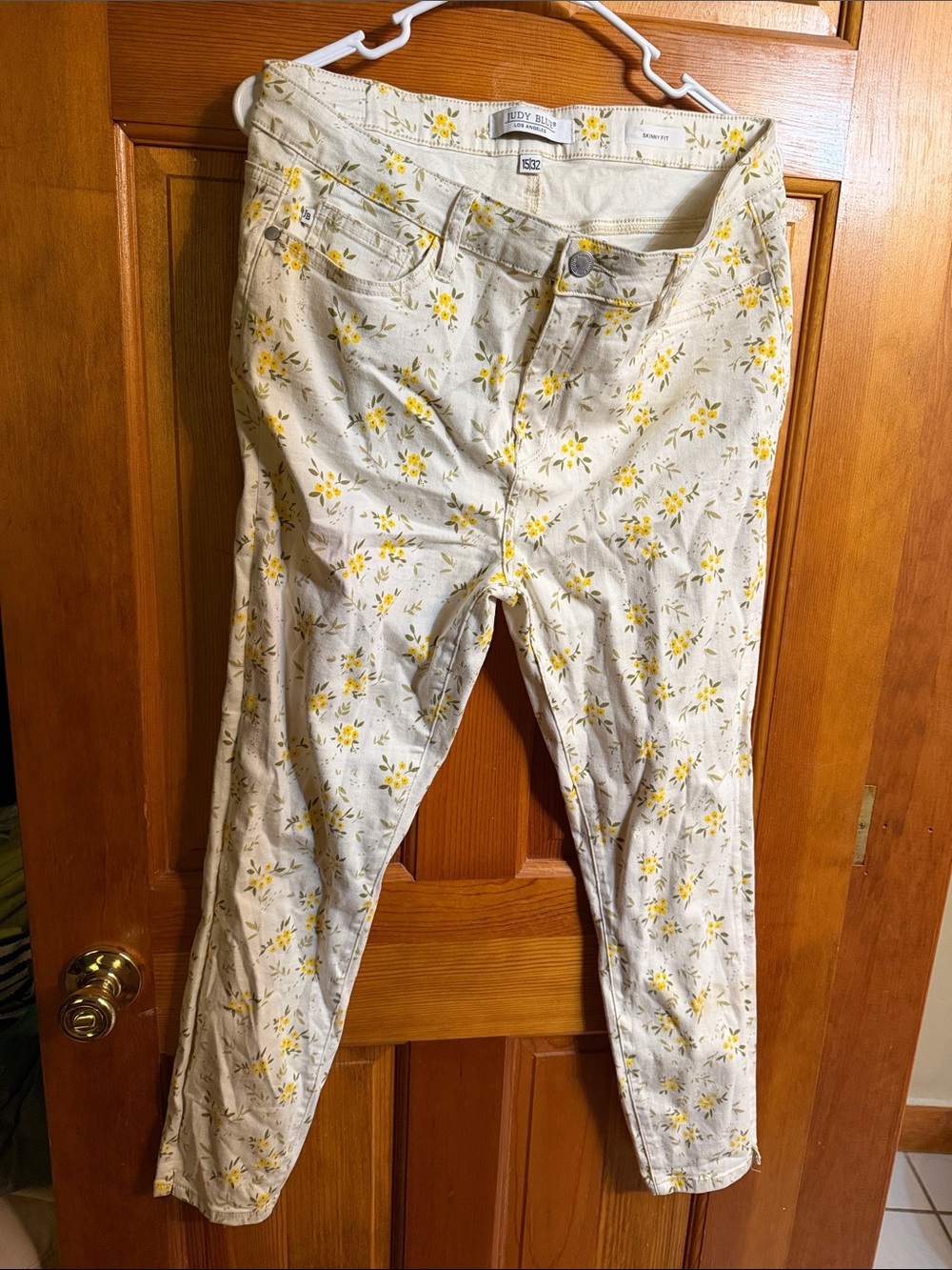 Judy Blue White Skinny Jeans with Yellow Floral Print